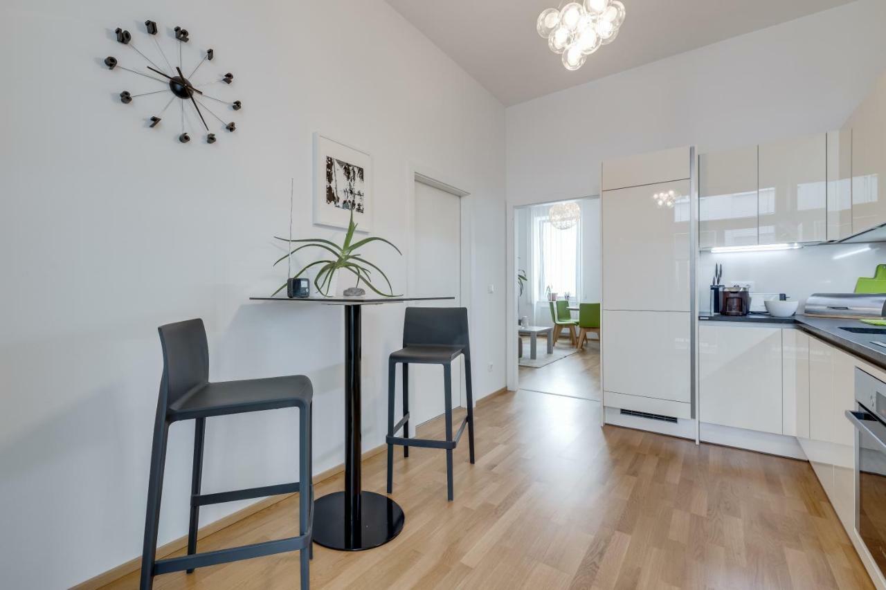 Modern Vienna Apartment Exterior photo
