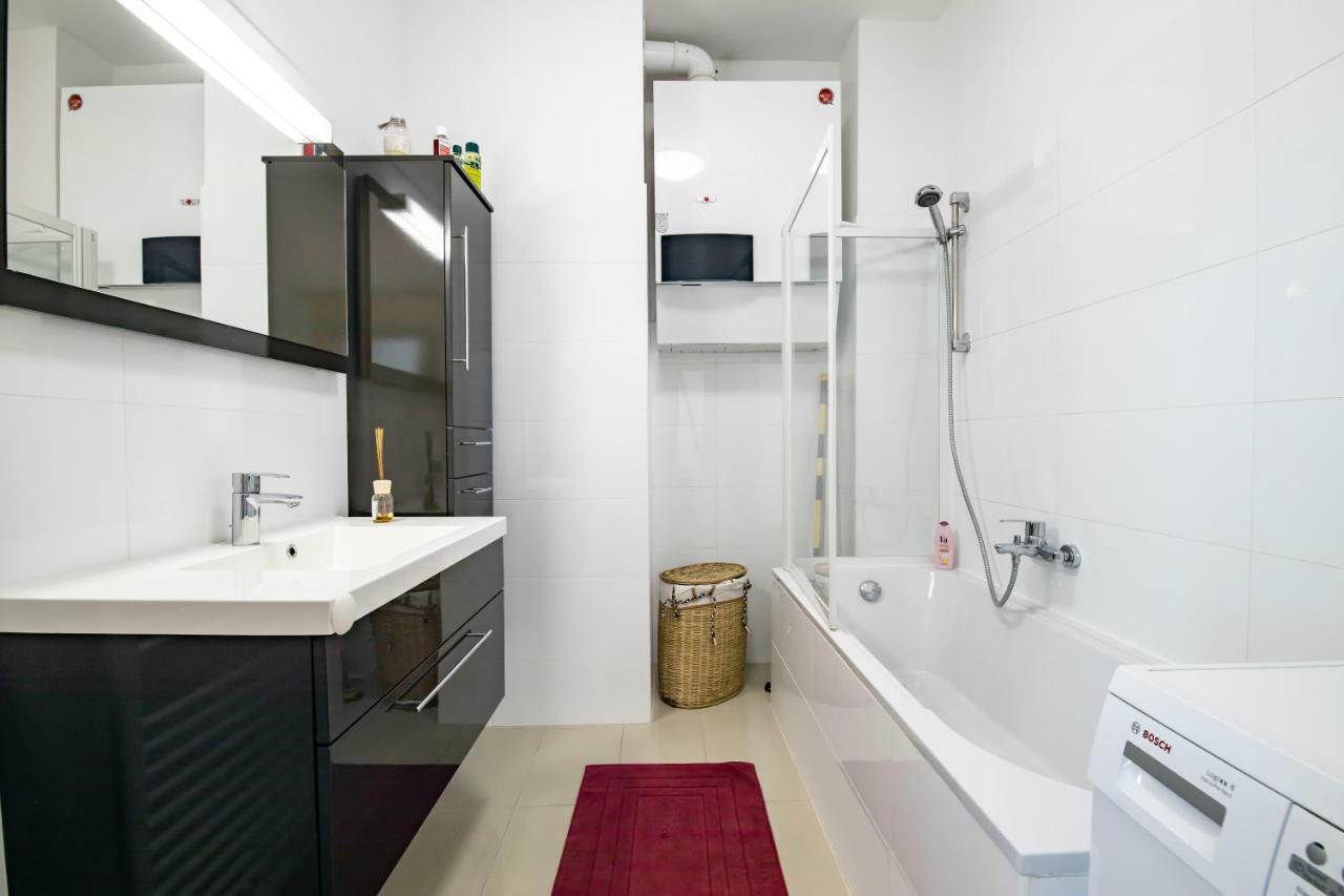Modern Vienna Apartment Exterior photo