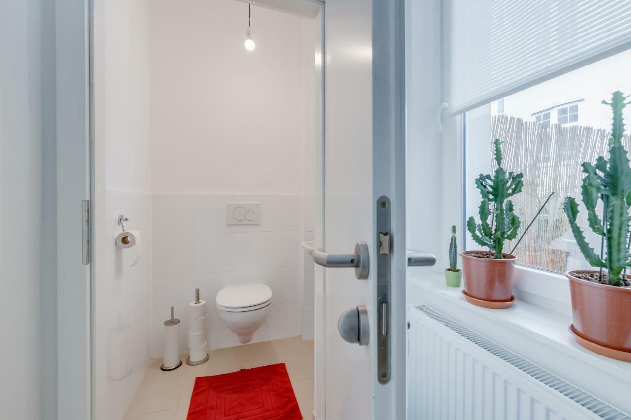 Modern Vienna Apartment Exterior photo